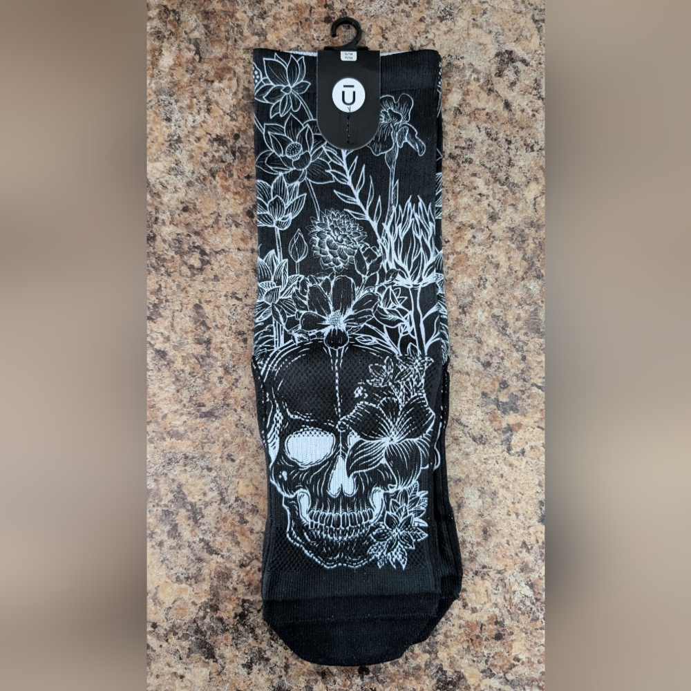 Outway Skull Socks - Picture 8 of 11
